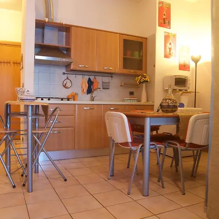 Apartment Casa Dante: Giardini Di Atena *